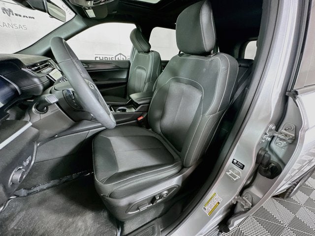2025 Jeep Grand Cherokee Laredo X 4x4