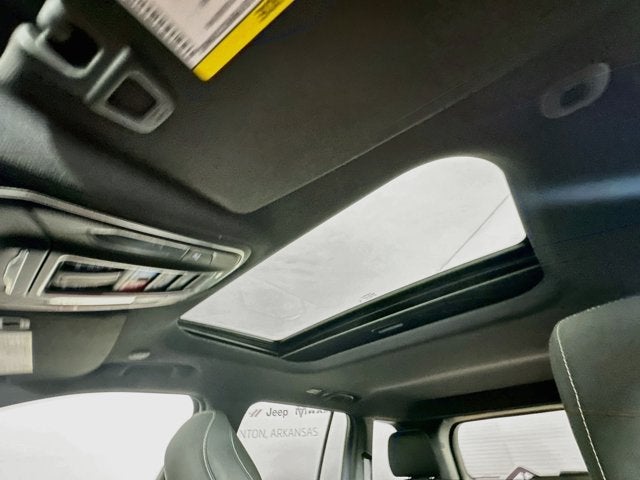 2025 Jeep Grand Cherokee Laredo X 4x4