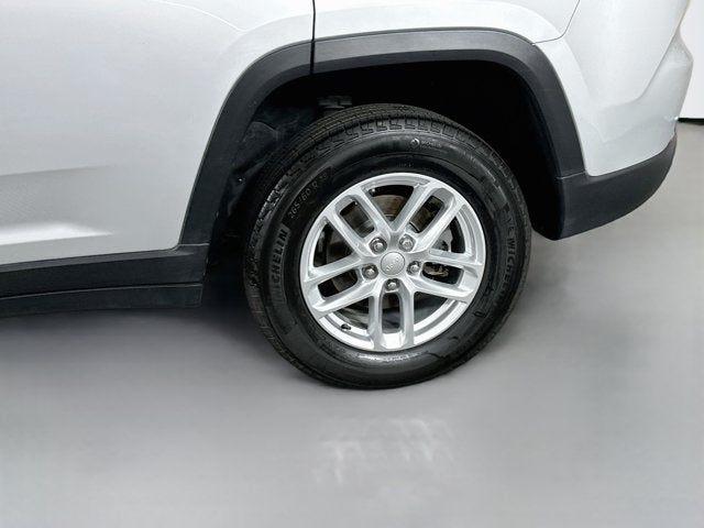 2025 Jeep Grand Cherokee Laredo X 4x4