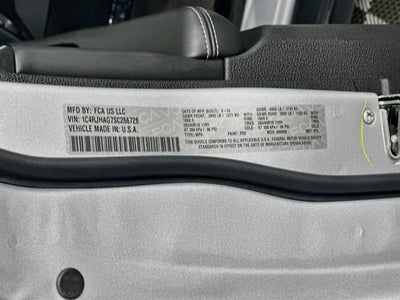 2025 Jeep Grand Cherokee Laredo X 4x4
