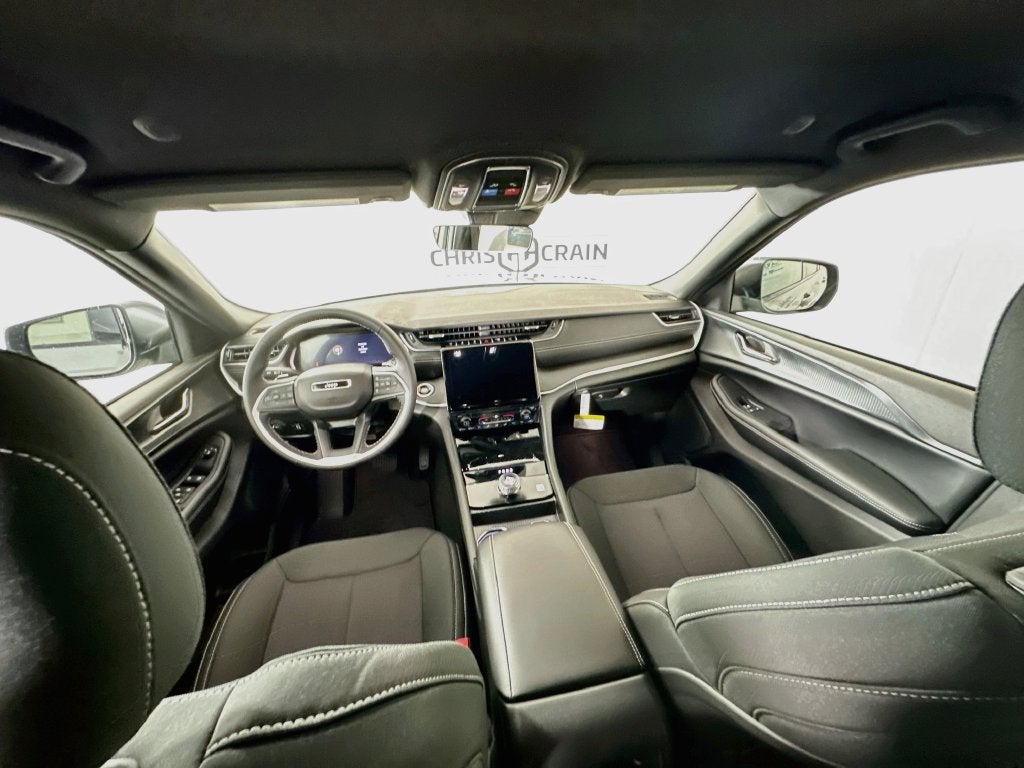 2027 Jeep Grand Cherokee GRAND CHEROKEE LAREDO 4X4