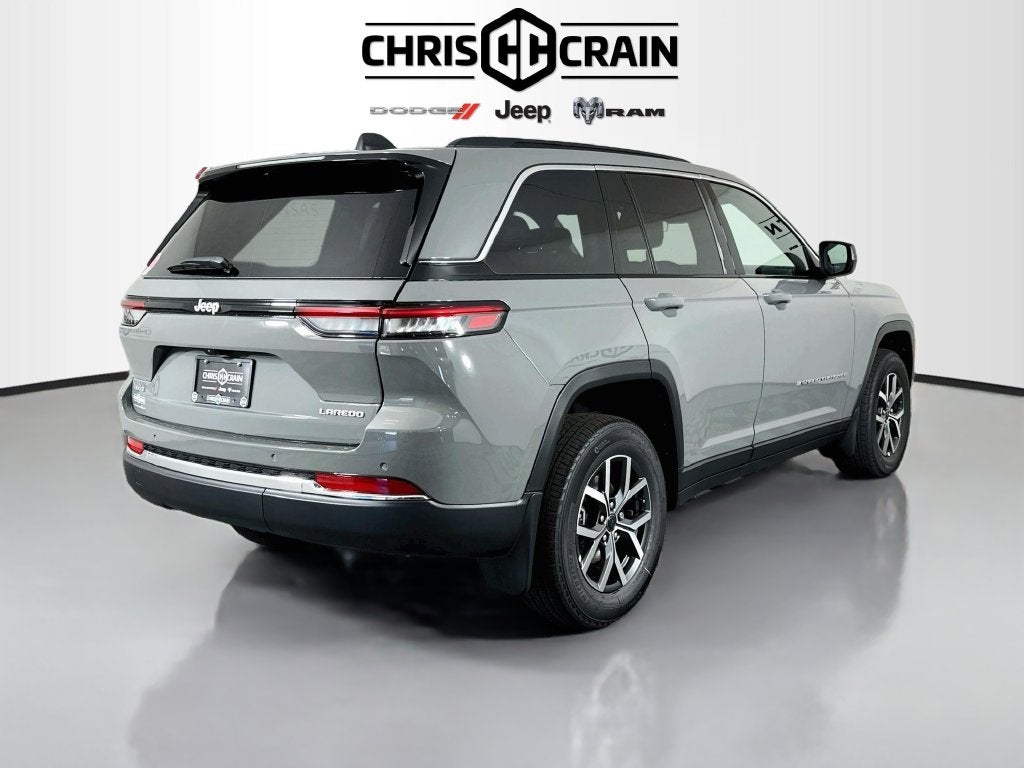 2027 Jeep Grand Cherokee GRAND CHEROKEE LAREDO 4X4