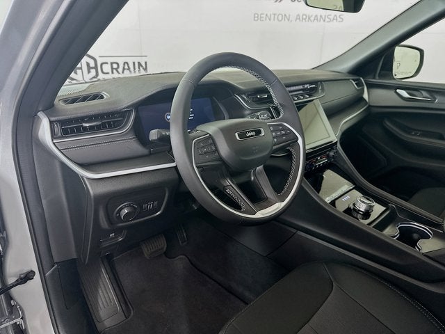 2025 Jeep Grand Cherokee GRAND CHEROKEE LAREDO X 4X4