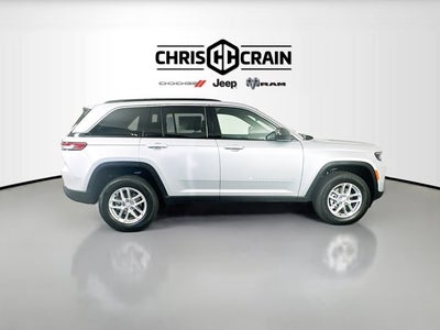 2025 Jeep Grand Cherokee GRAND CHEROKEE LAREDO X 4X4