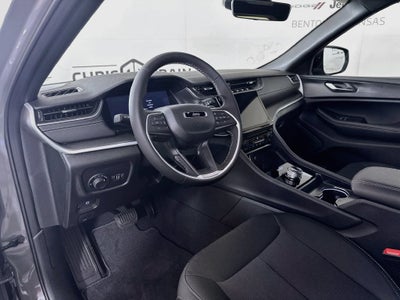 2027 Jeep Grand Cherokee GRAND CHEROKEE LAREDO 4X4