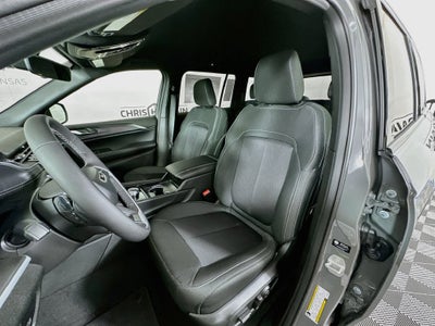 2027 Jeep Grand Cherokee GRAND CHEROKEE LAREDO 4X4