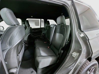 2027 Jeep Grand Cherokee GRAND CHEROKEE LAREDO 4X4