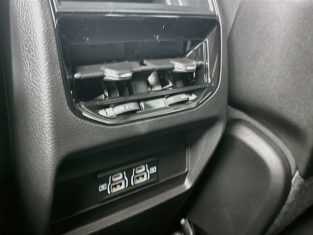 2027 Jeep Grand Cherokee GRAND CHEROKEE LAREDO 4X4