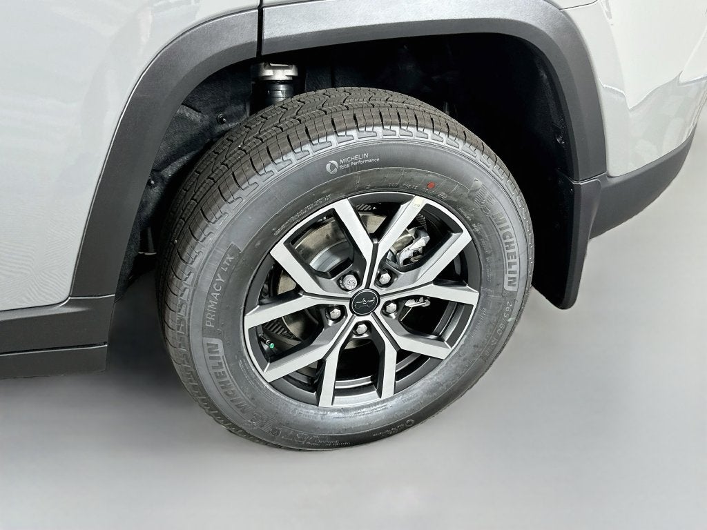 2027 Jeep Grand Cherokee GRAND CHEROKEE LAREDO 4X4