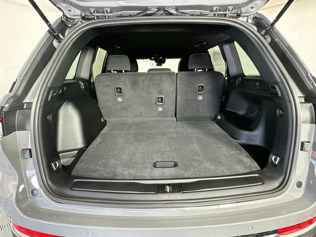 2027 Jeep Grand Cherokee GRAND CHEROKEE LAREDO 4X4