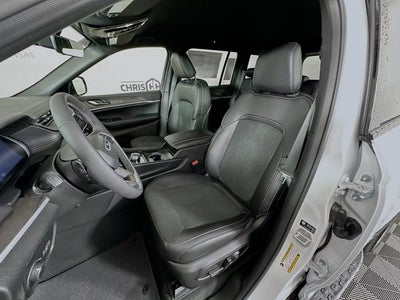 2026 Jeep Grand Cherokee Laredo Altitude