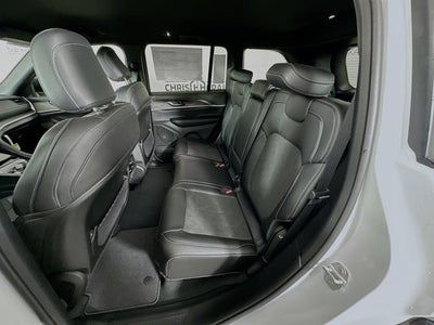 2026 Jeep Grand Cherokee Laredo Altitude