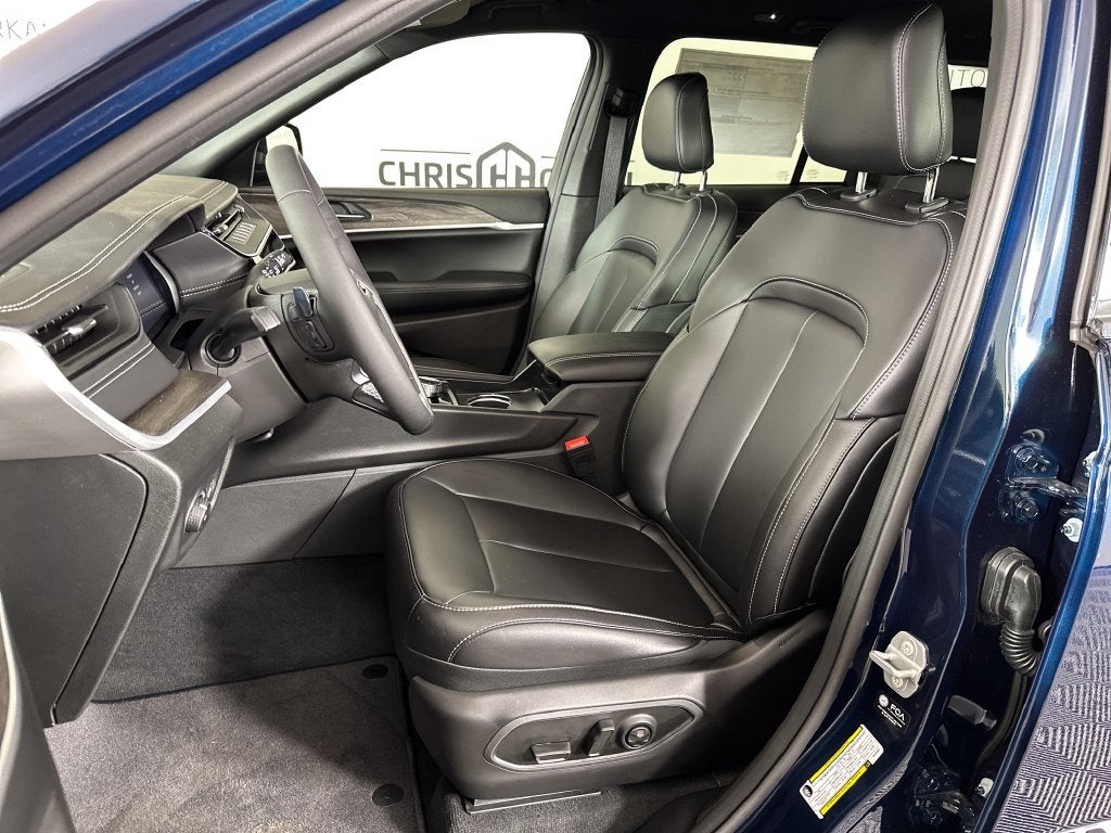 2027 Jeep Grand Cherokee GRAND CHEROKEE LIMITED 4X4
