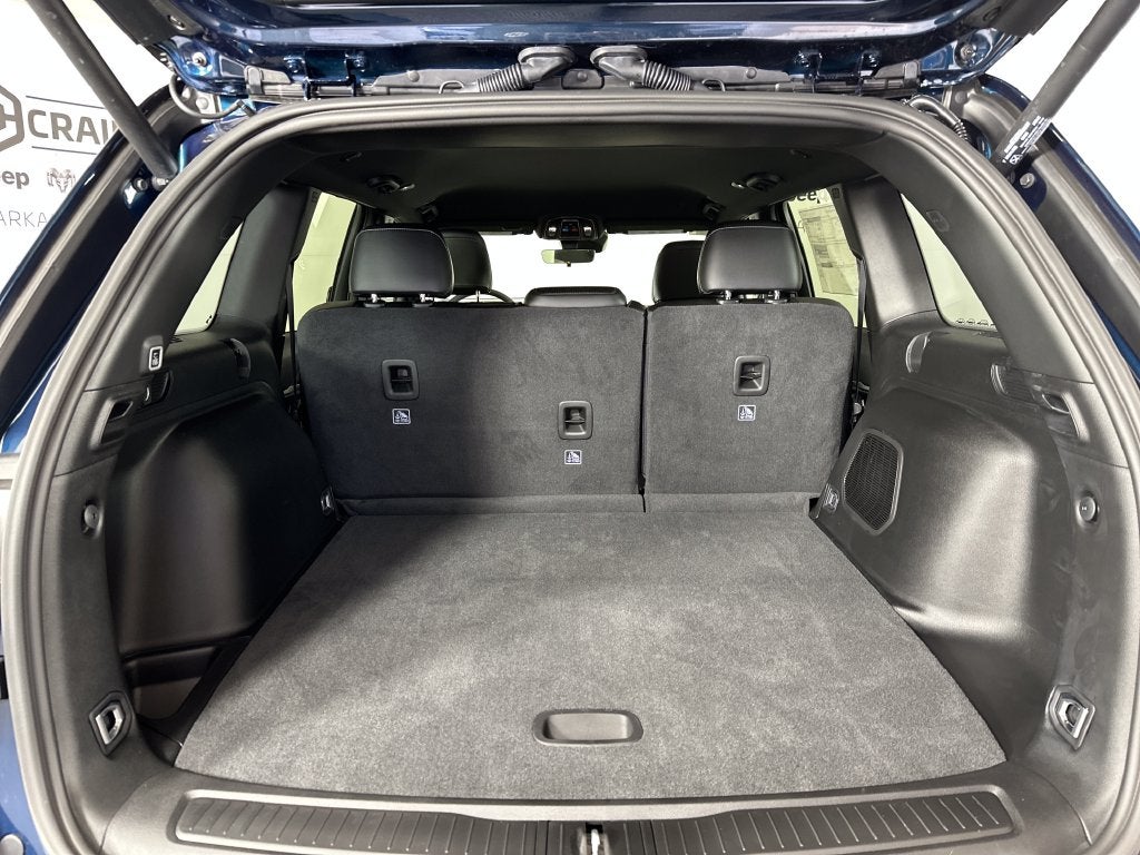 2027 Jeep Grand Cherokee GRAND CHEROKEE LIMITED 4X4