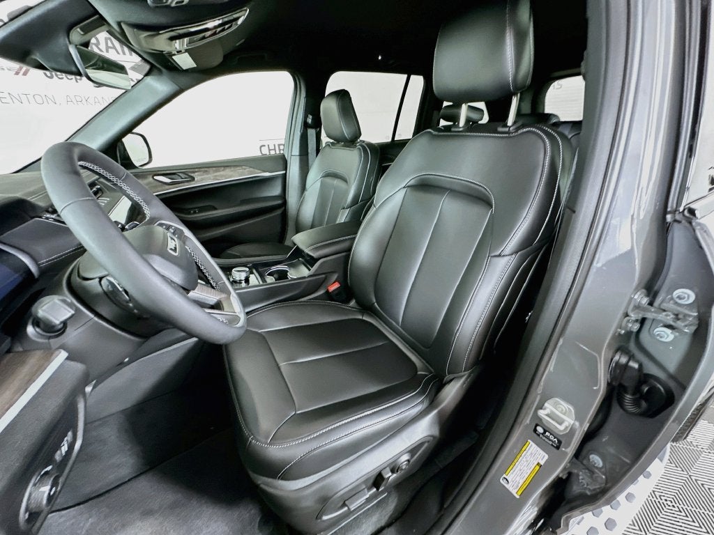 2027 Jeep Grand Cherokee GRAND CHEROKEE LIMITED 4X4