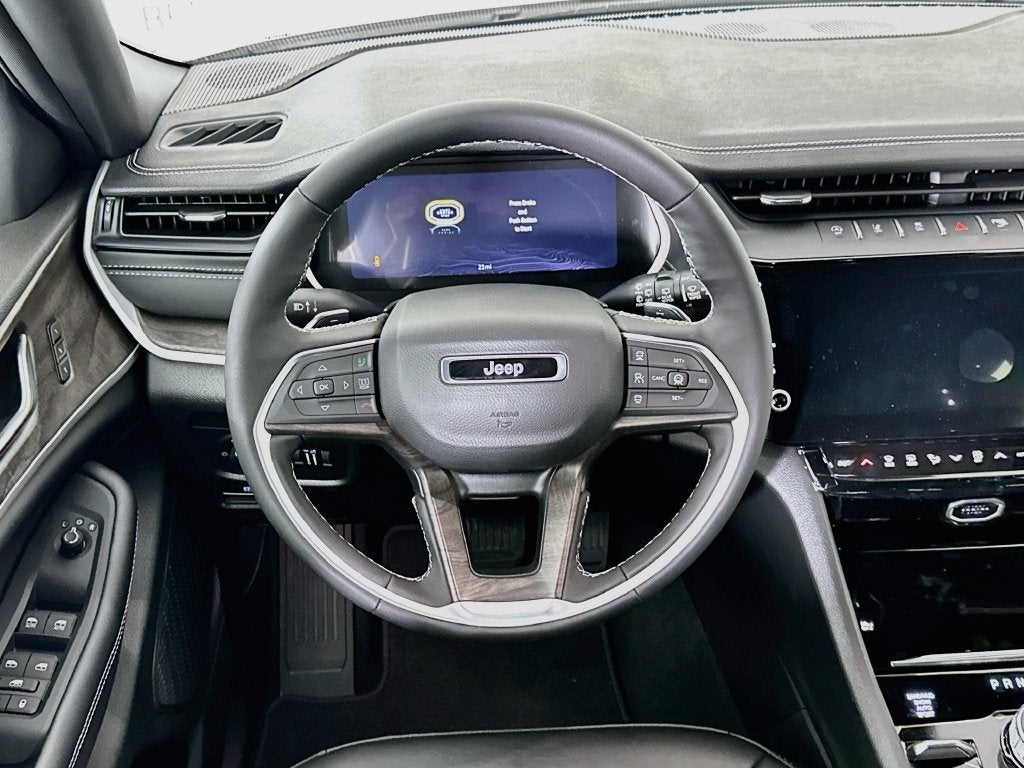 2027 Jeep Grand Cherokee GRAND CHEROKEE LIMITED 4X4