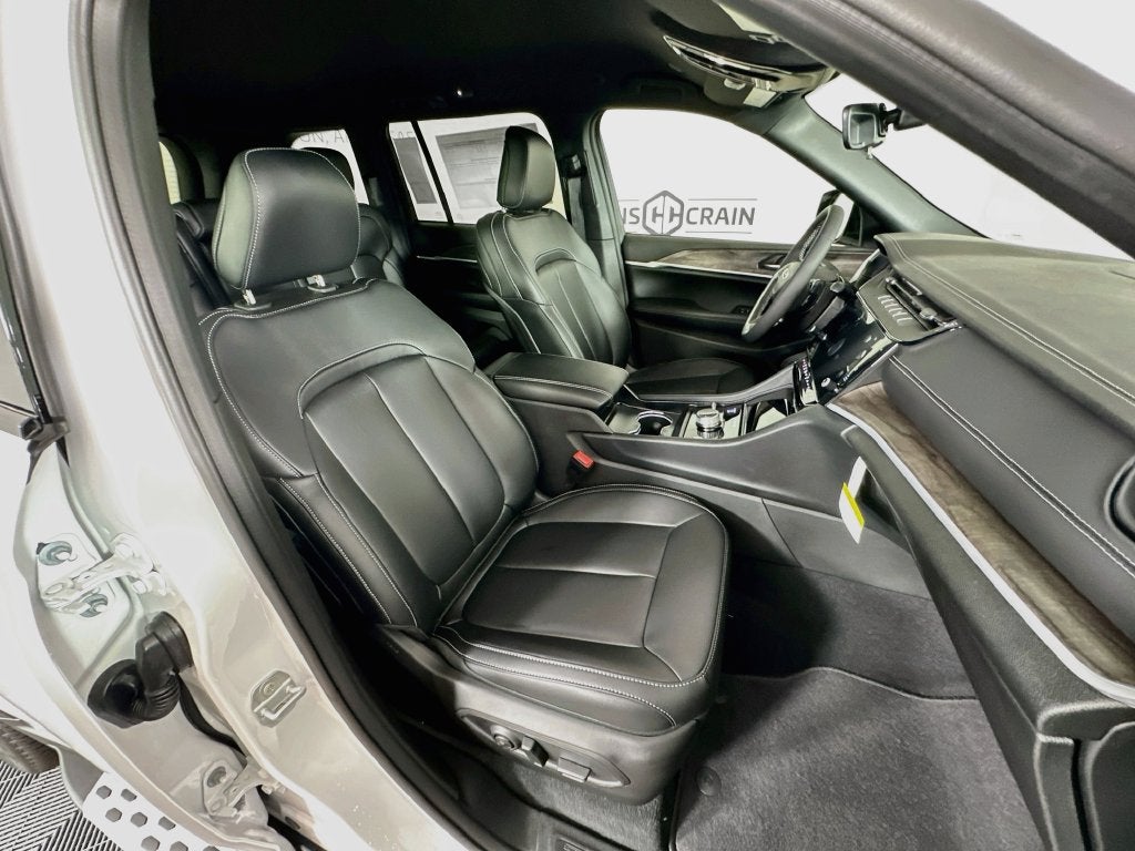 2027 Jeep Grand Cherokee GRAND CHEROKEE LIMITED 4X4