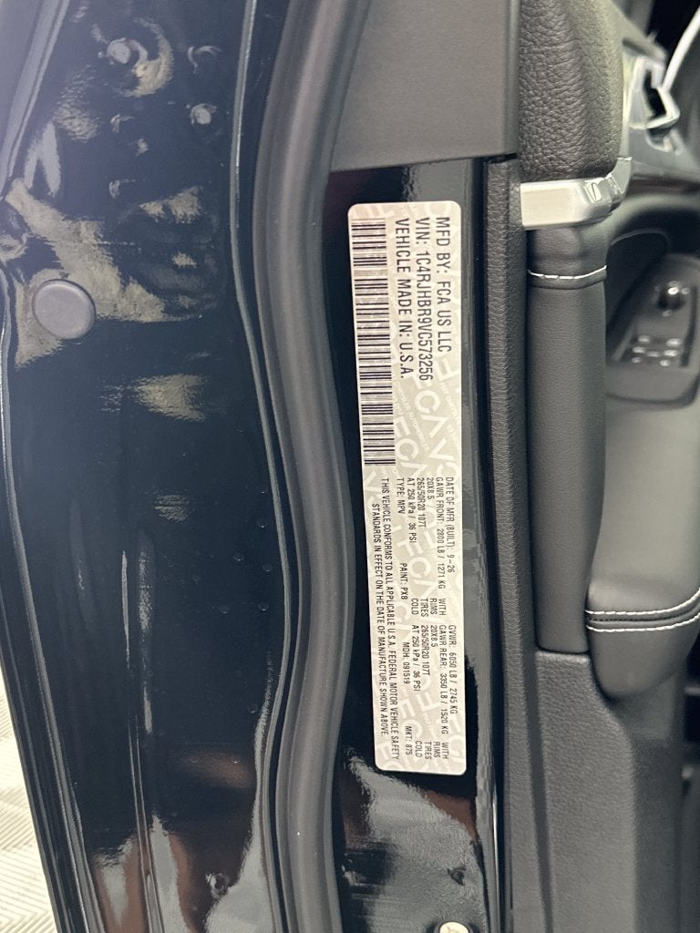2027 Jeep Grand Cherokee GRAND CHEROKEE LIMITED RESERVE 4X4
