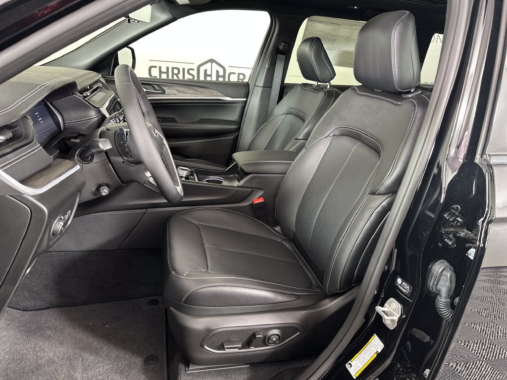 2027 Jeep Grand Cherokee GRAND CHEROKEE LIMITED RESERVE 4X4