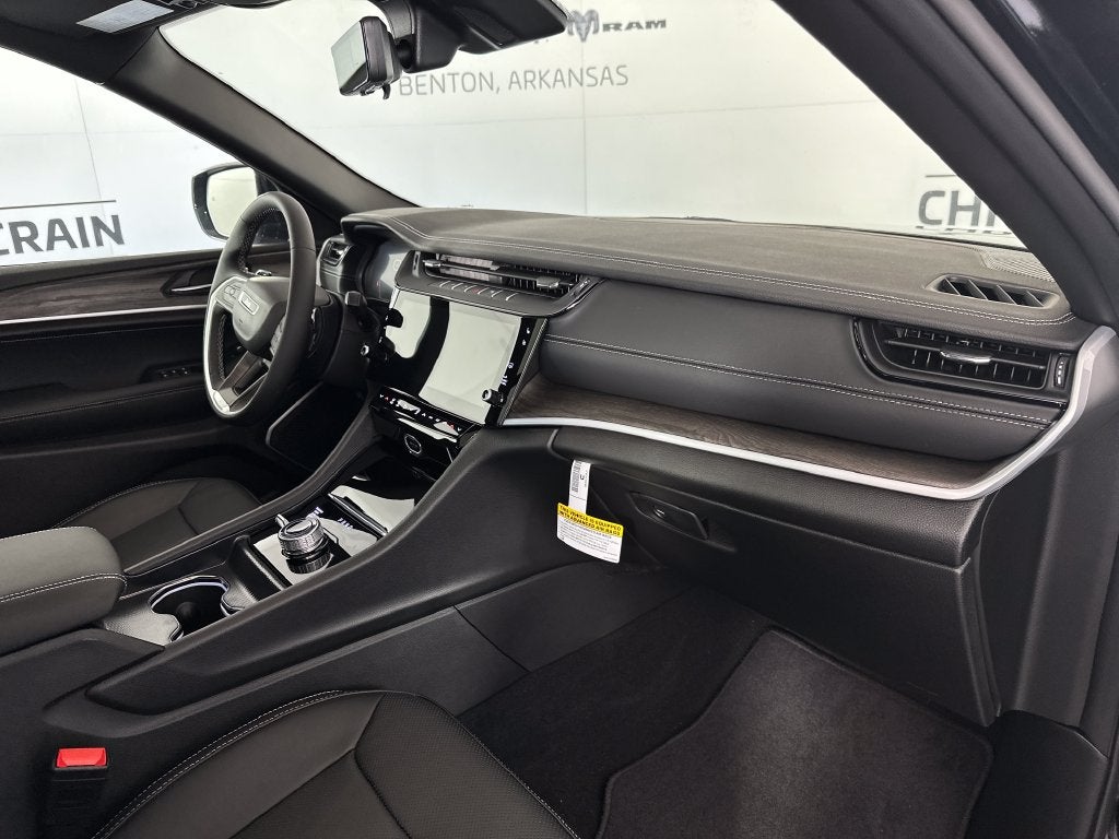 2027 Jeep Grand Cherokee GRAND CHEROKEE LIMITED RESERVE 4X4