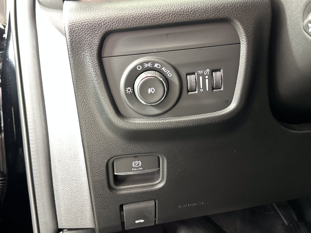 2027 Jeep Grand Cherokee GRAND CHEROKEE LIMITED RESERVE 4X4