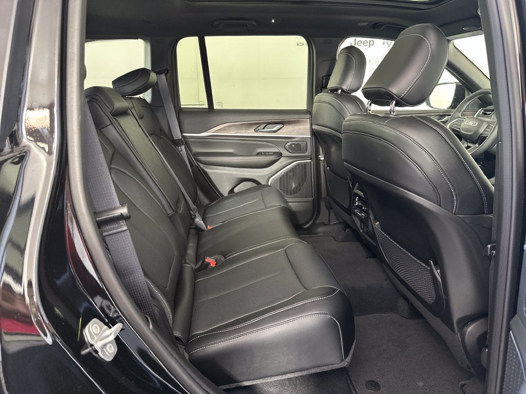 2027 Jeep Grand Cherokee GRAND CHEROKEE LIMITED RESERVE 4X4