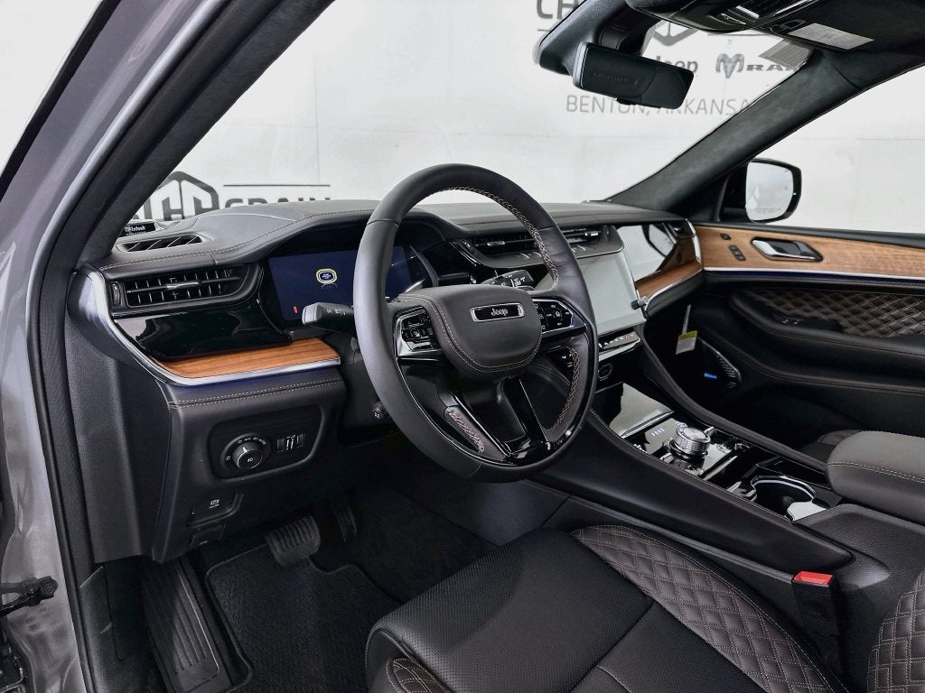 2027 Jeep Grand Cherokee GRAND CHEROKEE SUMMIT 4X4