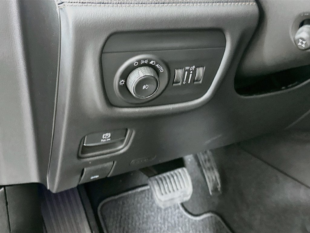 2027 Jeep Grand Cherokee GRAND CHEROKEE SUMMIT 4X4