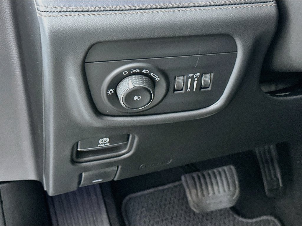 2027 Jeep Grand Cherokee Summit