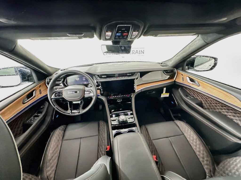 2027 Jeep Grand Cherokee Summit