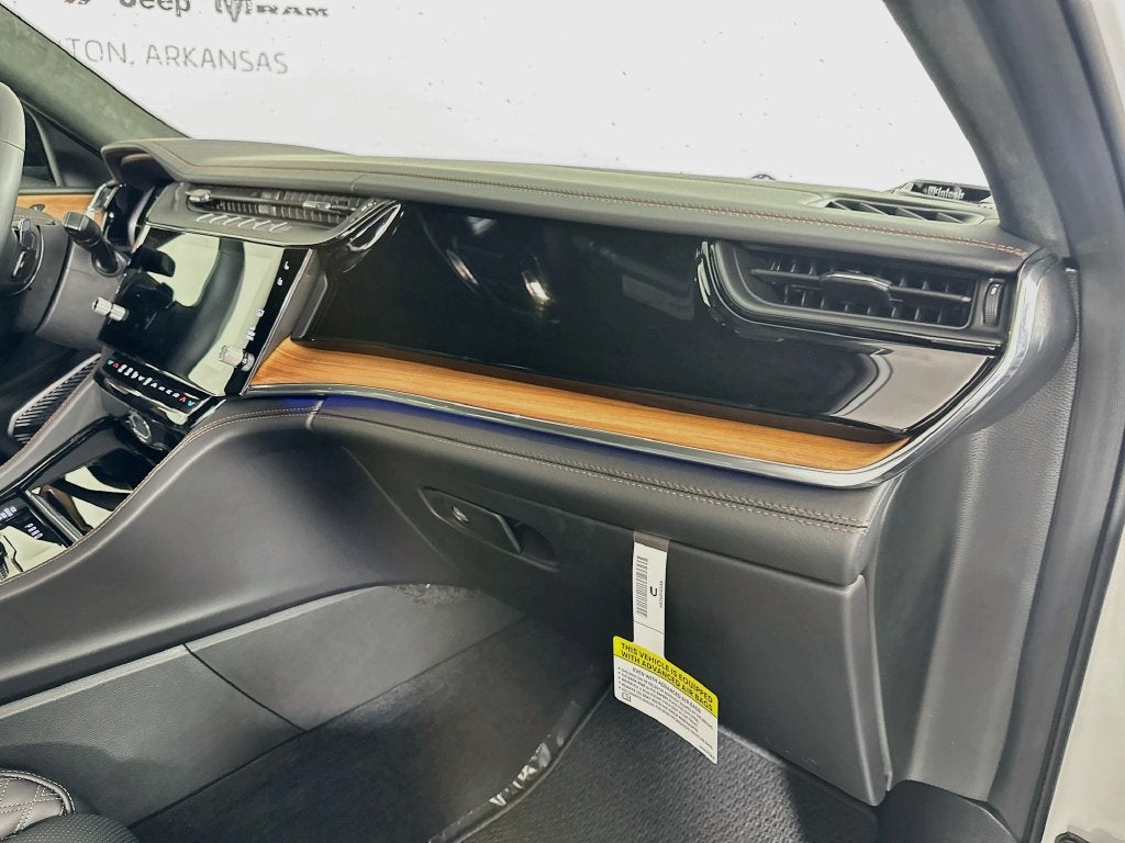 2027 Jeep Grand Cherokee Summit