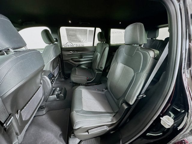 2025 Jeep Grand Cherokee GRAND CHEROKEE L LAREDO 4X2