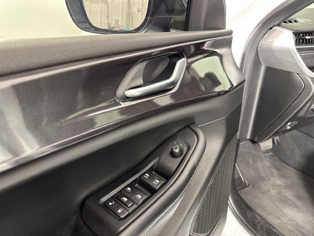 2023 Jeep Grand Cherokee L Altitude 4x2