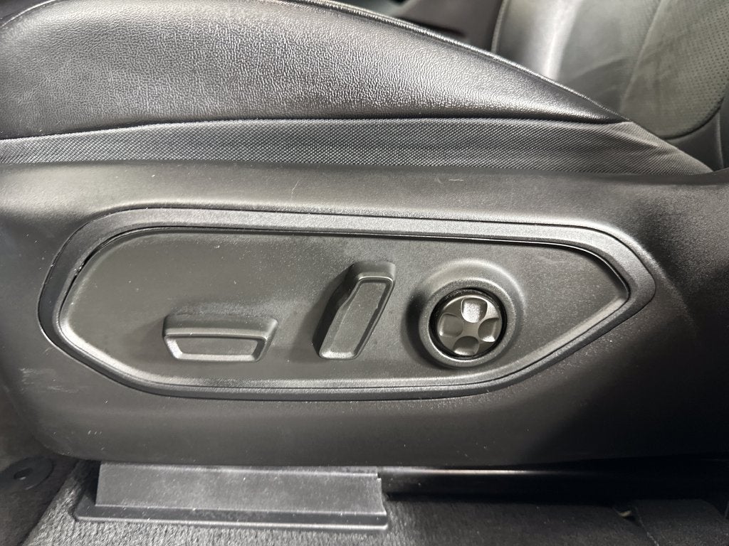 2023 Jeep Grand Cherokee L Altitude 4x2