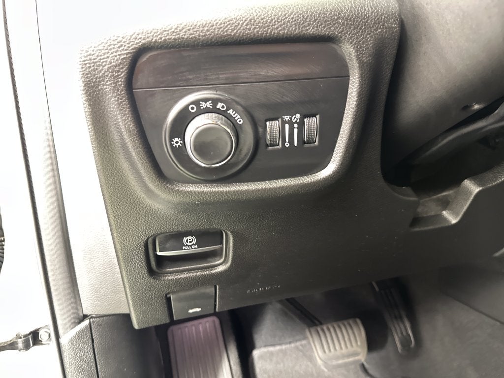 2023 Jeep Grand Cherokee L Altitude 4x2