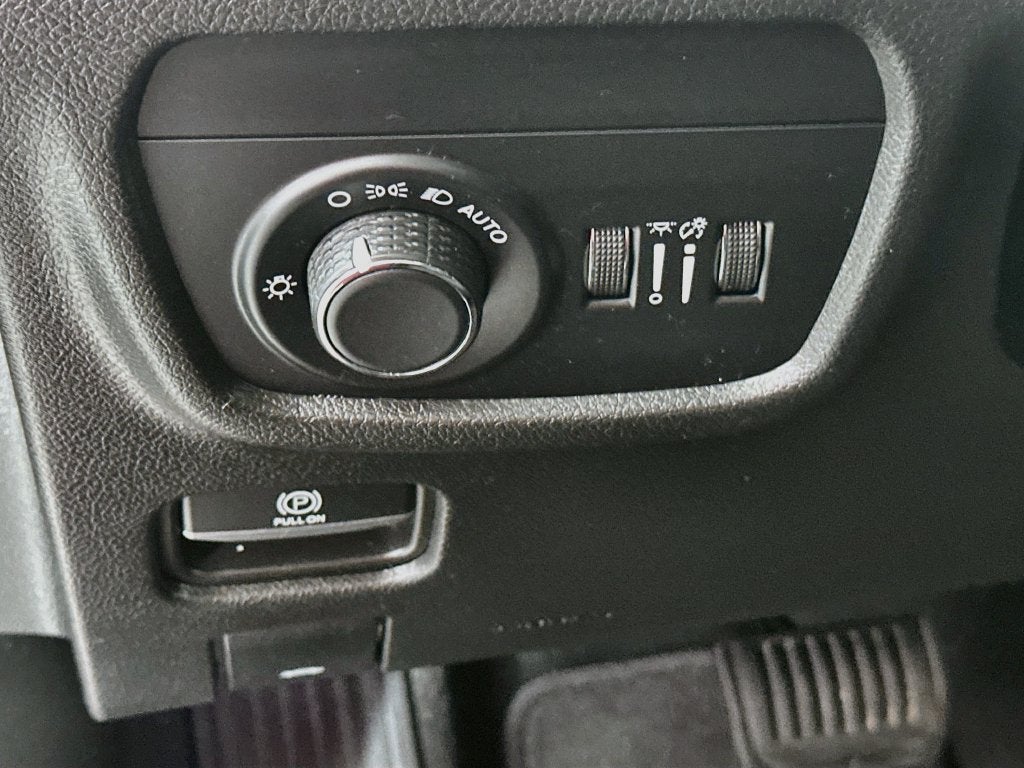 2024 Jeep Grand Cherokee L Laredo X 4x2