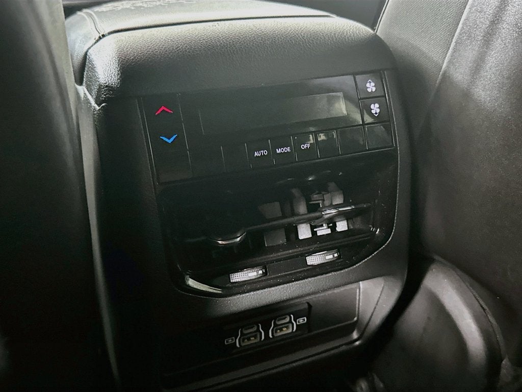 2024 Jeep Grand Cherokee L Laredo X 4x2