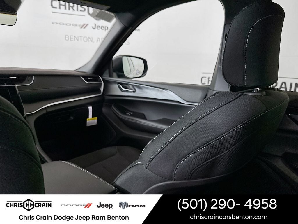 2026 Jeep Grand Cherokee GRAND CHEROKEE L LAREDO 4X4