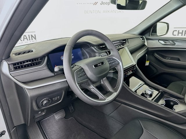 2025 Jeep Grand Cherokee GRAND CHEROKEE L LAREDO 4X4