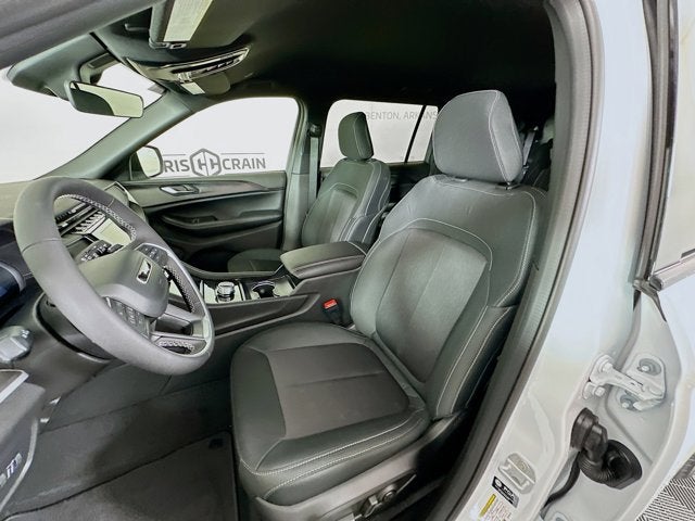 2025 Jeep Grand Cherokee GRAND CHEROKEE L LAREDO 4X4