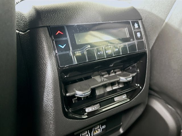 2025 Jeep Grand Cherokee GRAND CHEROKEE L LAREDO 4X4