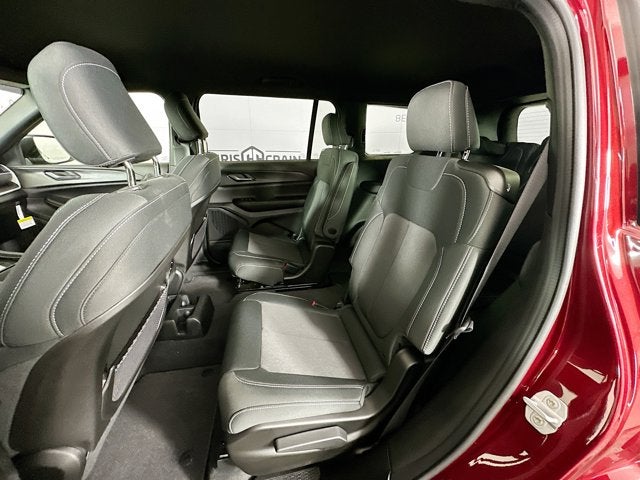 2025 Jeep Grand Cherokee GRAND CHEROKEE L LAREDO 4X4