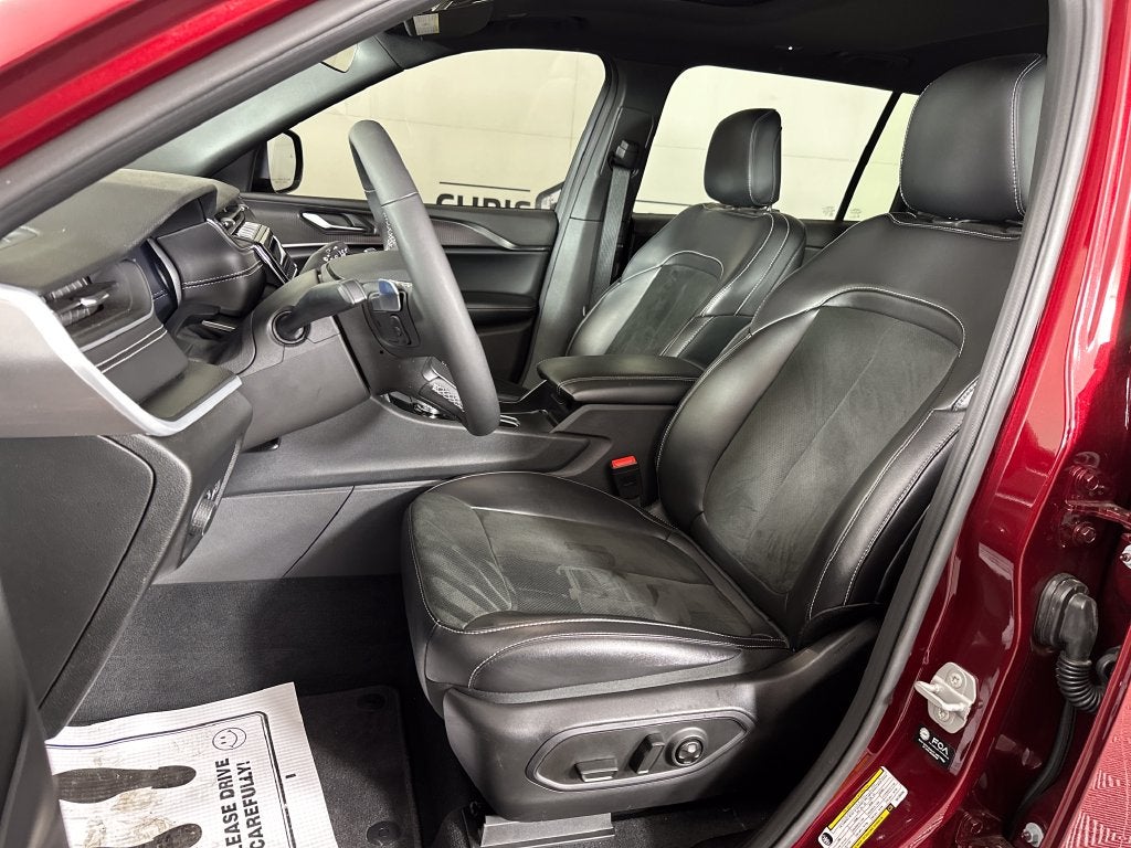 2025 Jeep Grand Cherokee L Altitude X 4x4