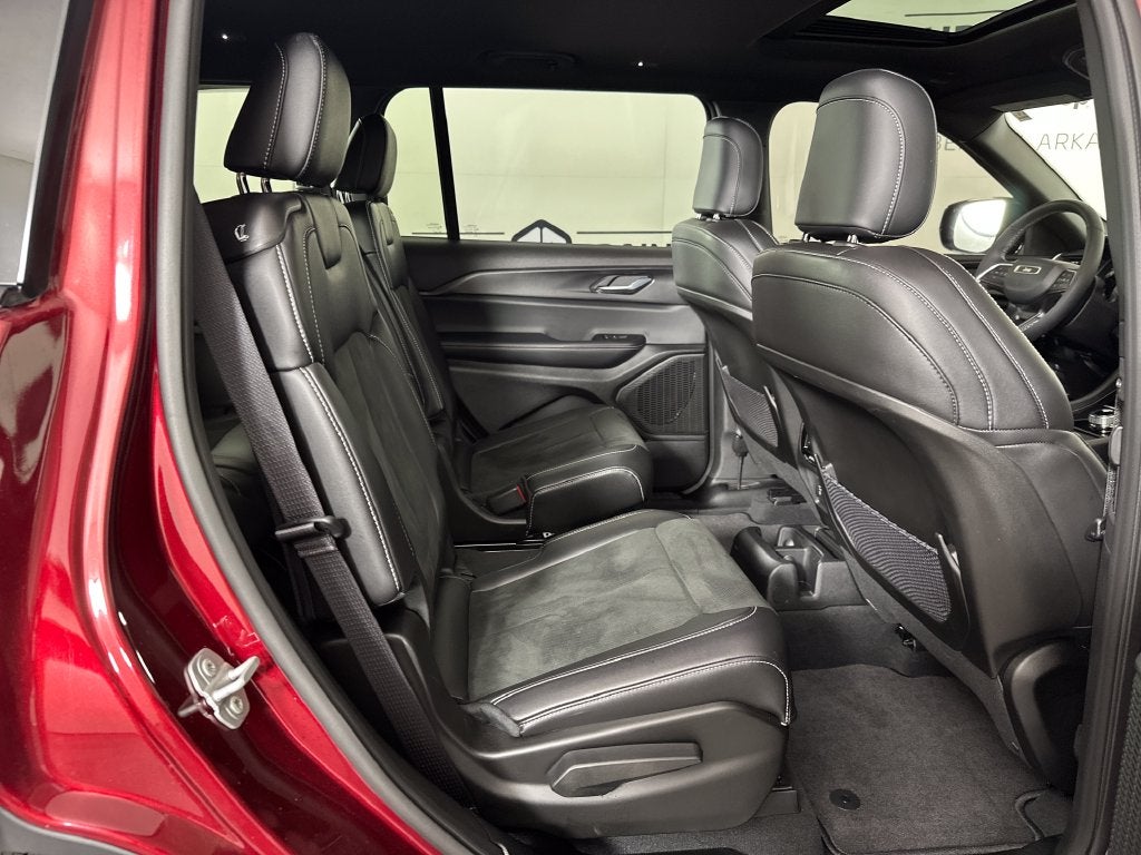 2025 Jeep Grand Cherokee L Altitude X 4x4