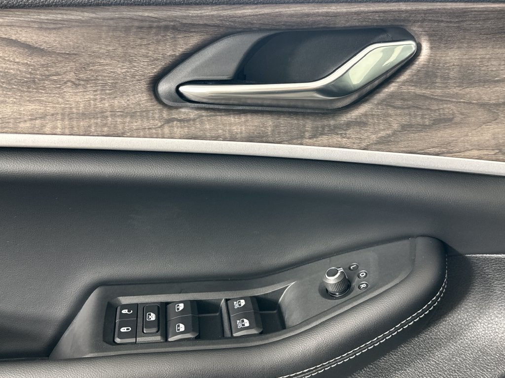 2027 Jeep Grand Cherokee L Laredo Altitude
