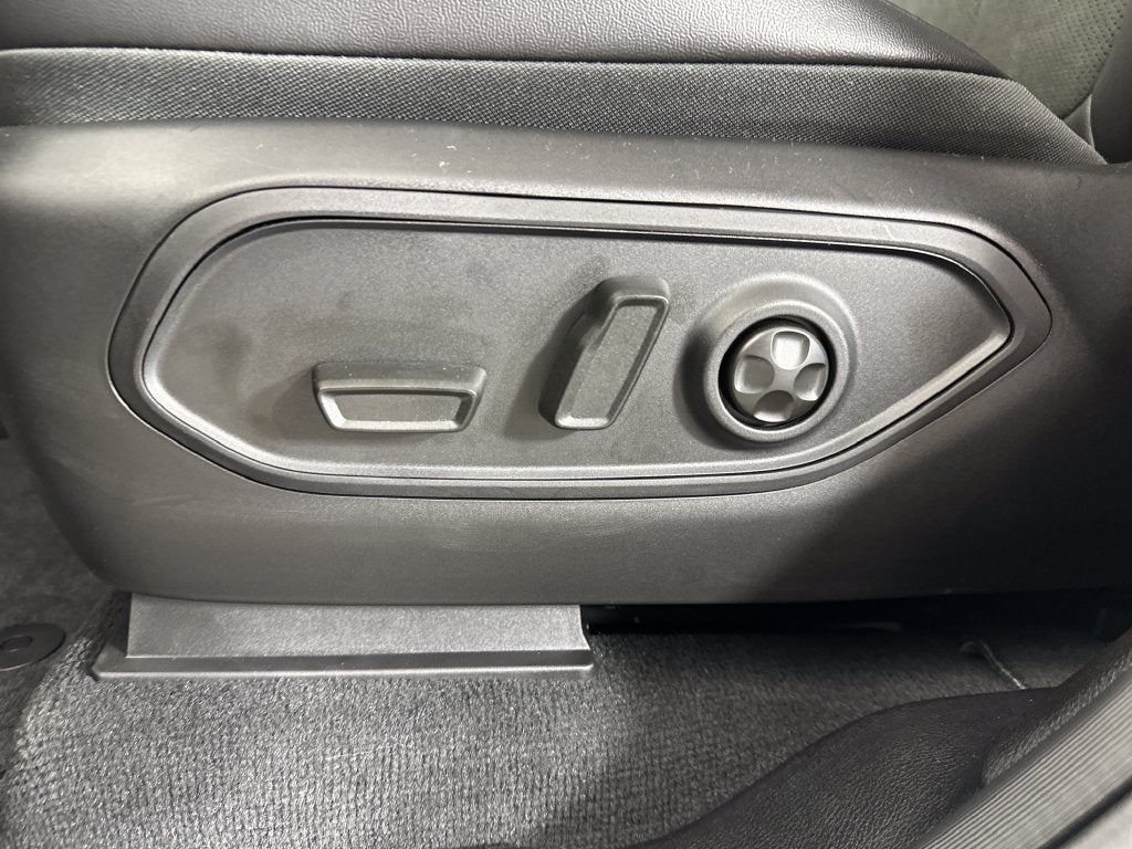 2027 Jeep Grand Cherokee L Laredo Altitude