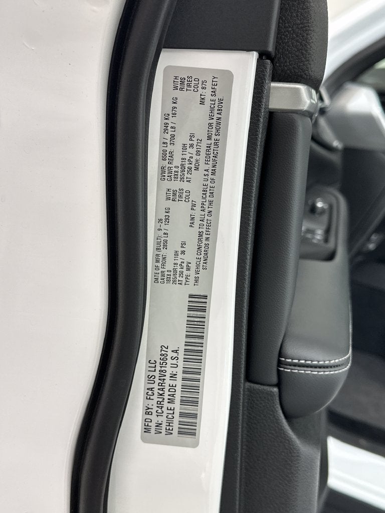 2027 Jeep Grand Cherokee L Laredo Altitude