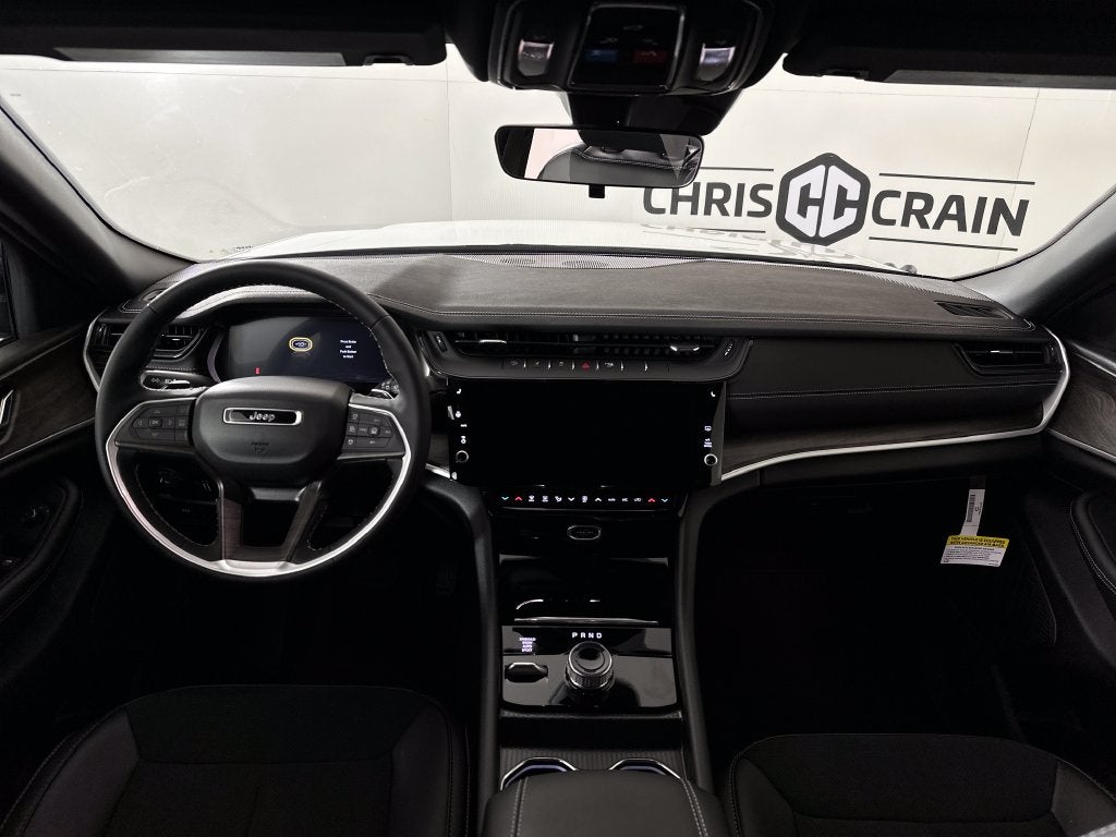 2027 Jeep Grand Cherokee L Laredo Altitude