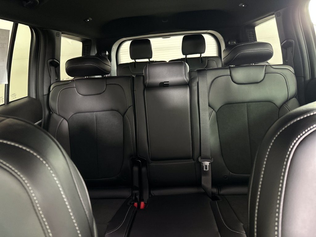 2027 Jeep Grand Cherokee L Laredo Altitude