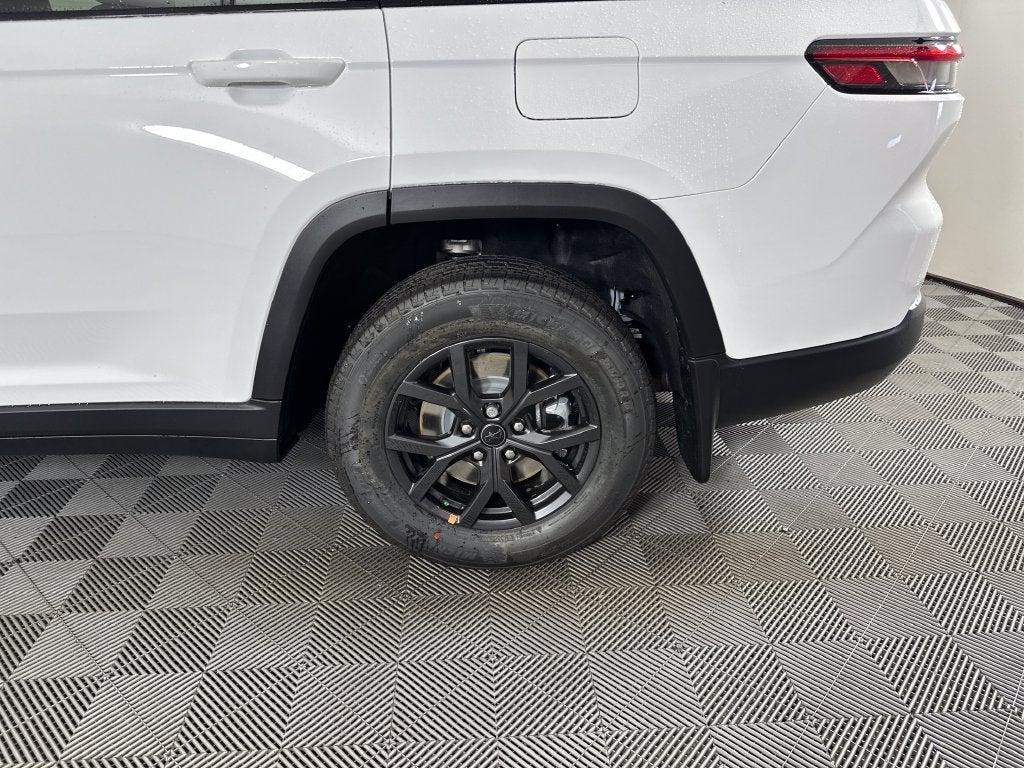 2027 Jeep Grand Cherokee GRAND CHEROKEE L LAREDO ALTITUDE 4X4
